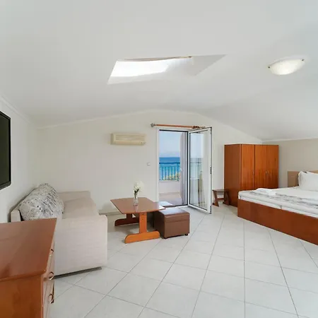 Hotel Golden Sunset 2*