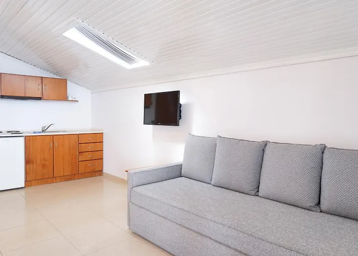 Golden Sunset فندق