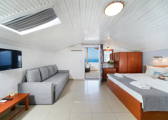 Golden Sunset فندق