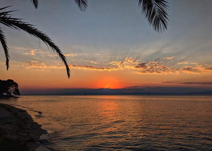 Golden Sunset فندق 2*