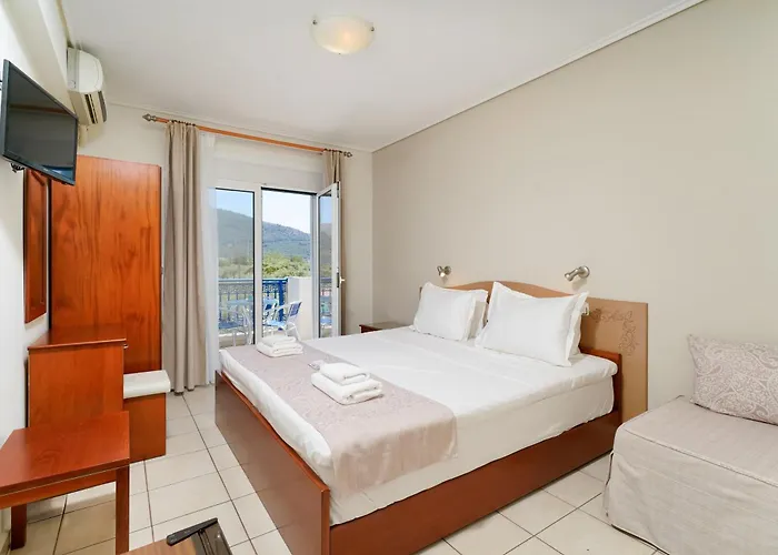 Golden Sunset Otel 2*