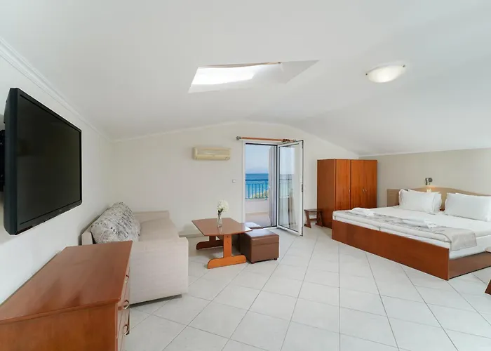 Otel Golden Sunset 2*